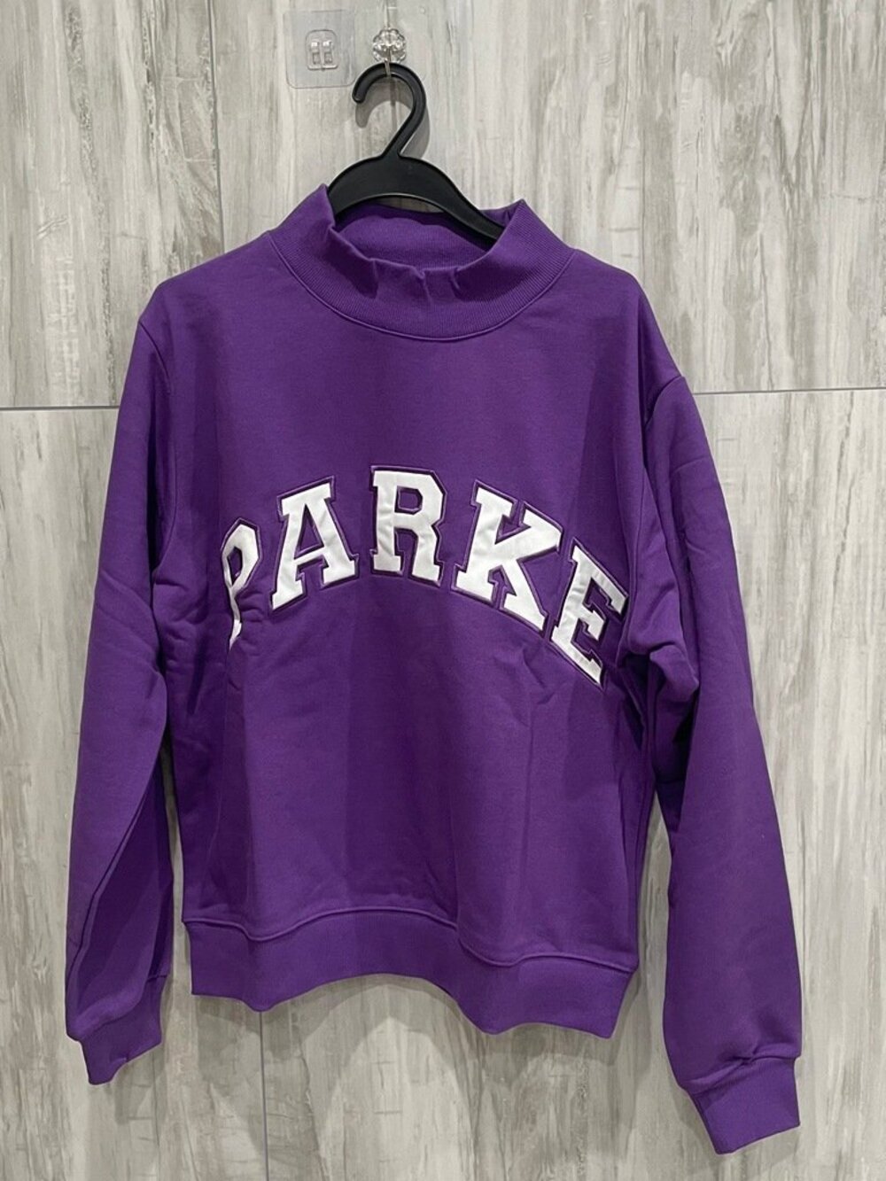 PARKE Arch Logo High Neck Sweatshirt Purple White